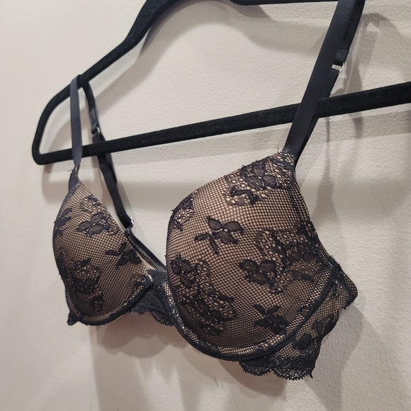 FURLOUGH SALE Victoria's Secret Demi Uplift Biofit Bra - 32C US - Picture 2 of 5